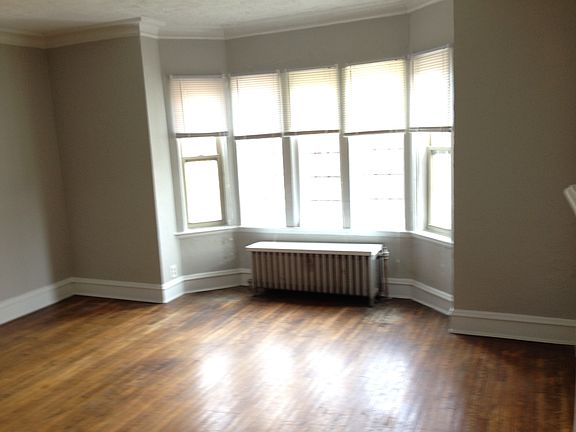 2nd image of 2822 S Moreland Blvd APT 9