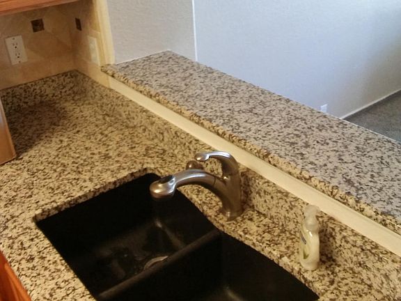 Undermount Sink in Black Granite, Breakfast Bar 