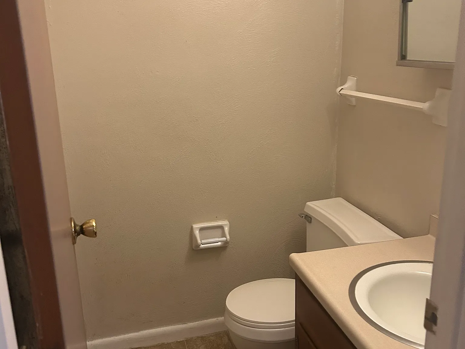 2 bed, 1.5 bath, 1106 sqft, $1,400 — Photo 2