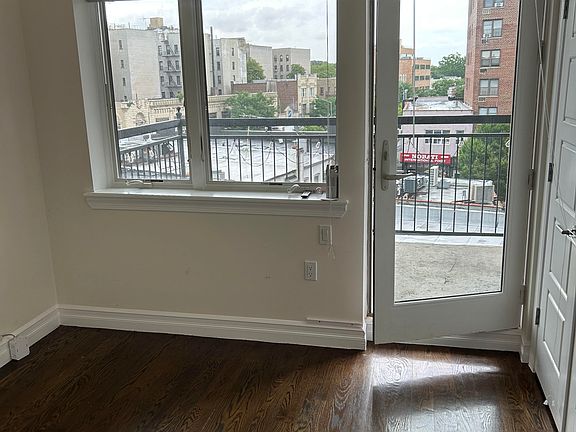 2nd image of 1329 E 17th St APT 4B