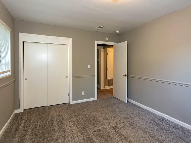 204 McCormick Ave — Photo 12