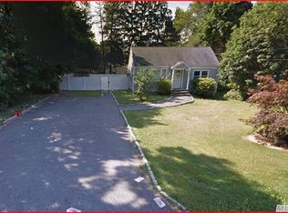 6 Franklin Ave, Brentwood, NY 11717