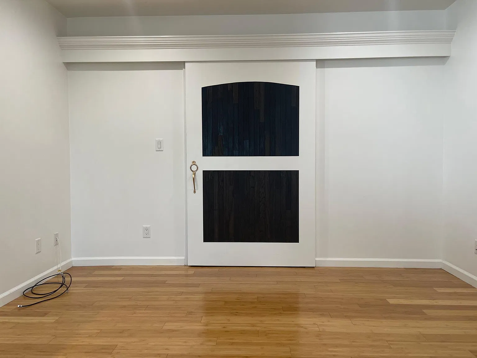 256 W Tujunga Ave — Photo 2