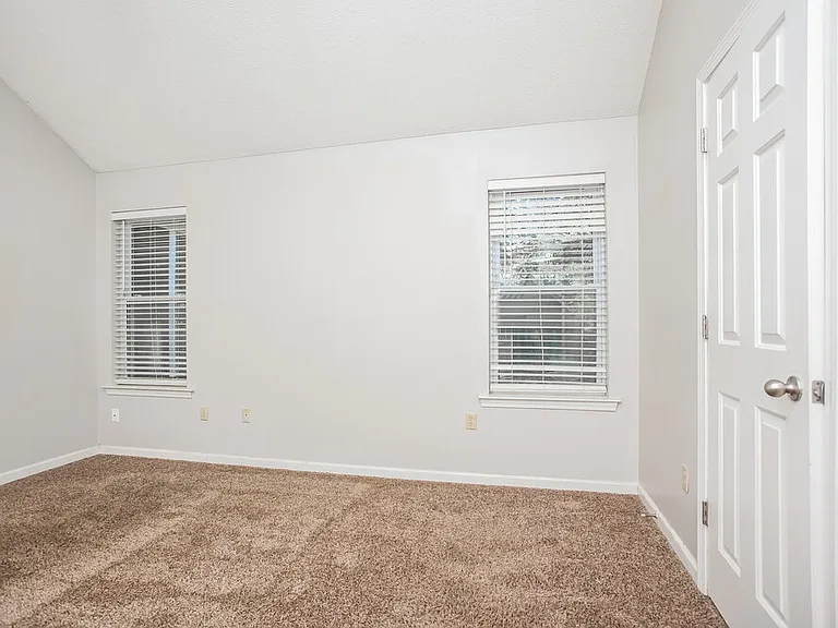 5822 Michaelson Dr — Photo 9
