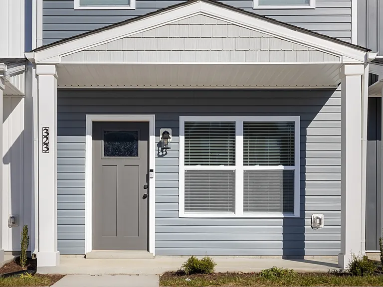 323 S Ridge Trl — Photo 3