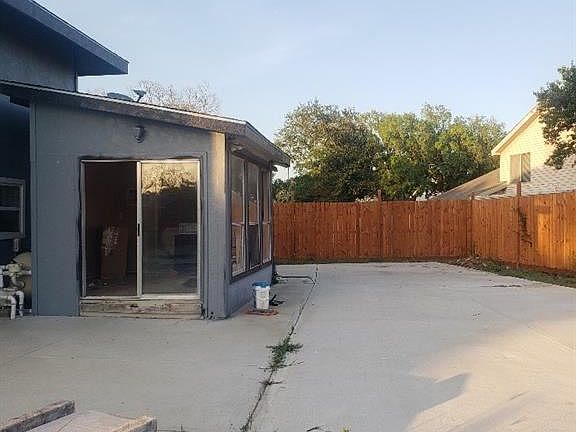 2nd image of 10407 Tennis Ct