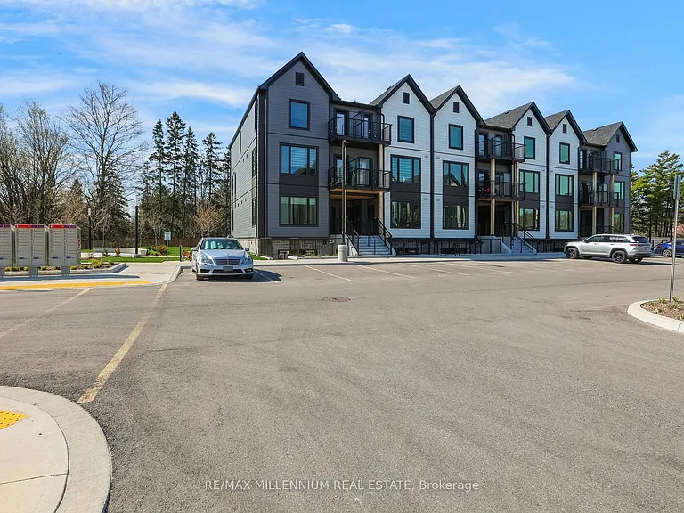 708 Woolwich St — Photo 4