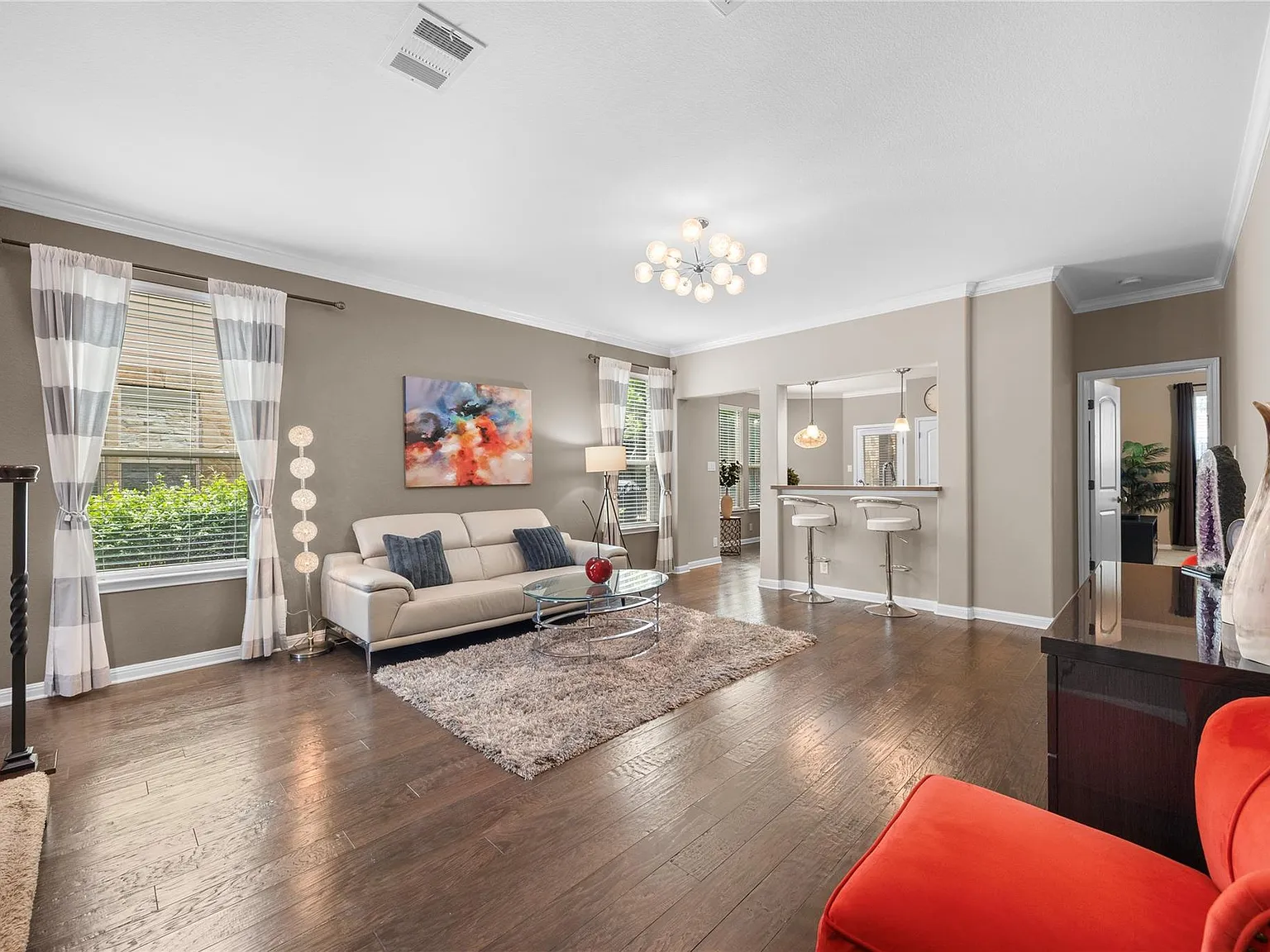 4 bed, 2.5 bath, 2326 sqft, $2,790 — Photo 3