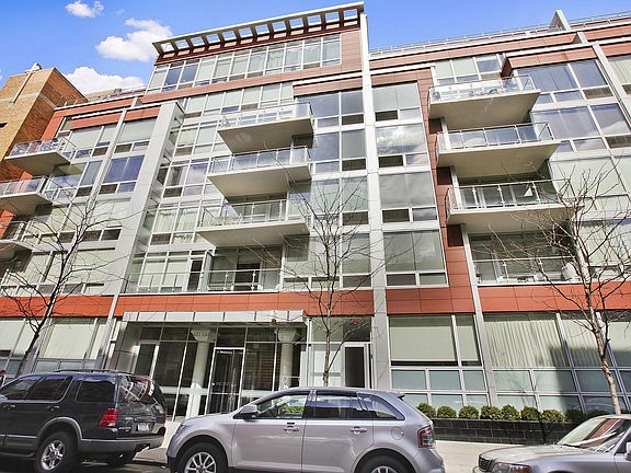4th image of 421 E 13th St #3D