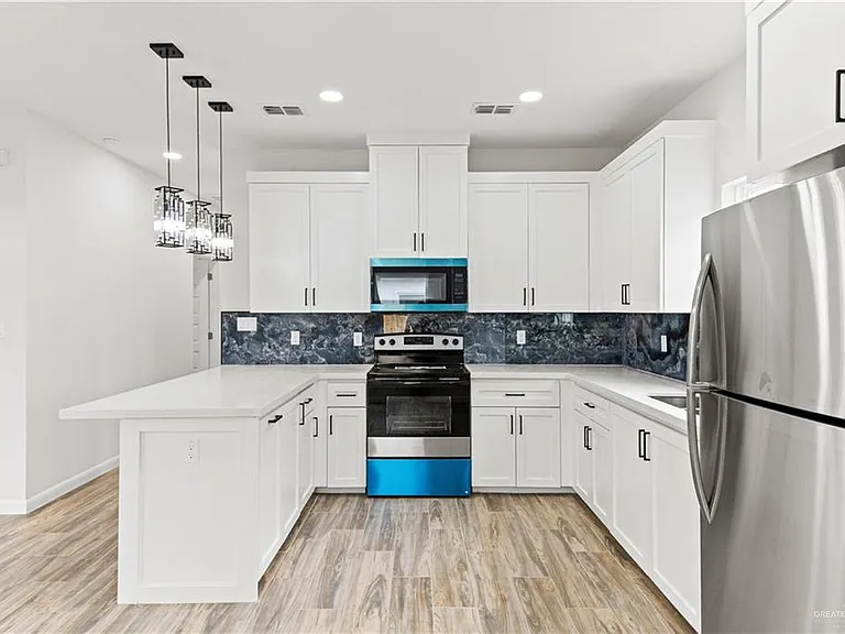 1300 Rosewood Ln #2 — Photo 9
