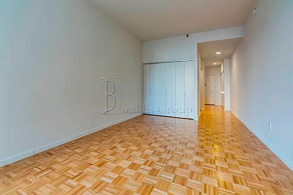 Rented by Bouklis Group | media 5