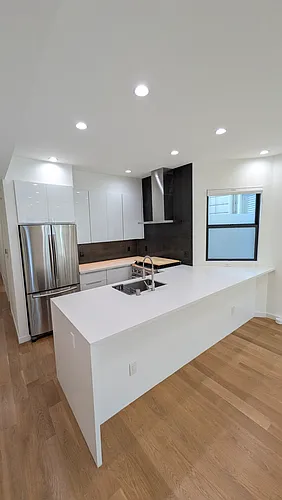 51 Moss St Photo 1