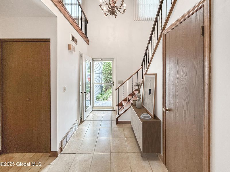 5th image of 10 Quincy Court