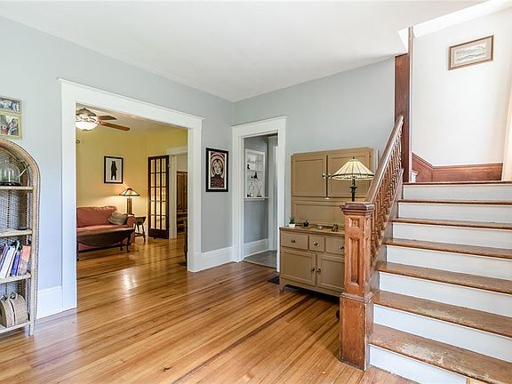 4th image of 117 Clark St