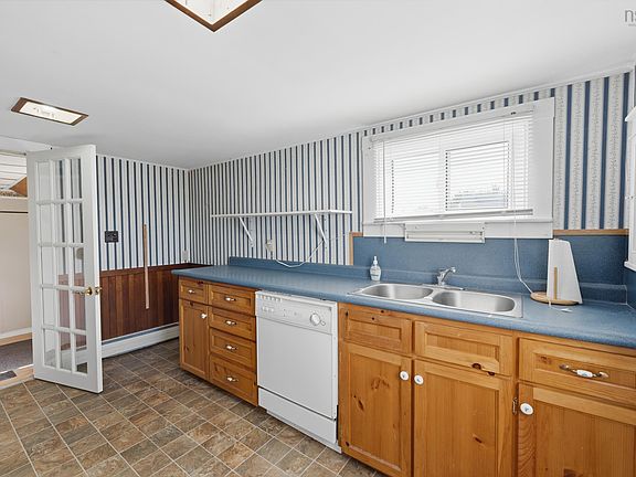 3rd image of 47 Little Brook Ln