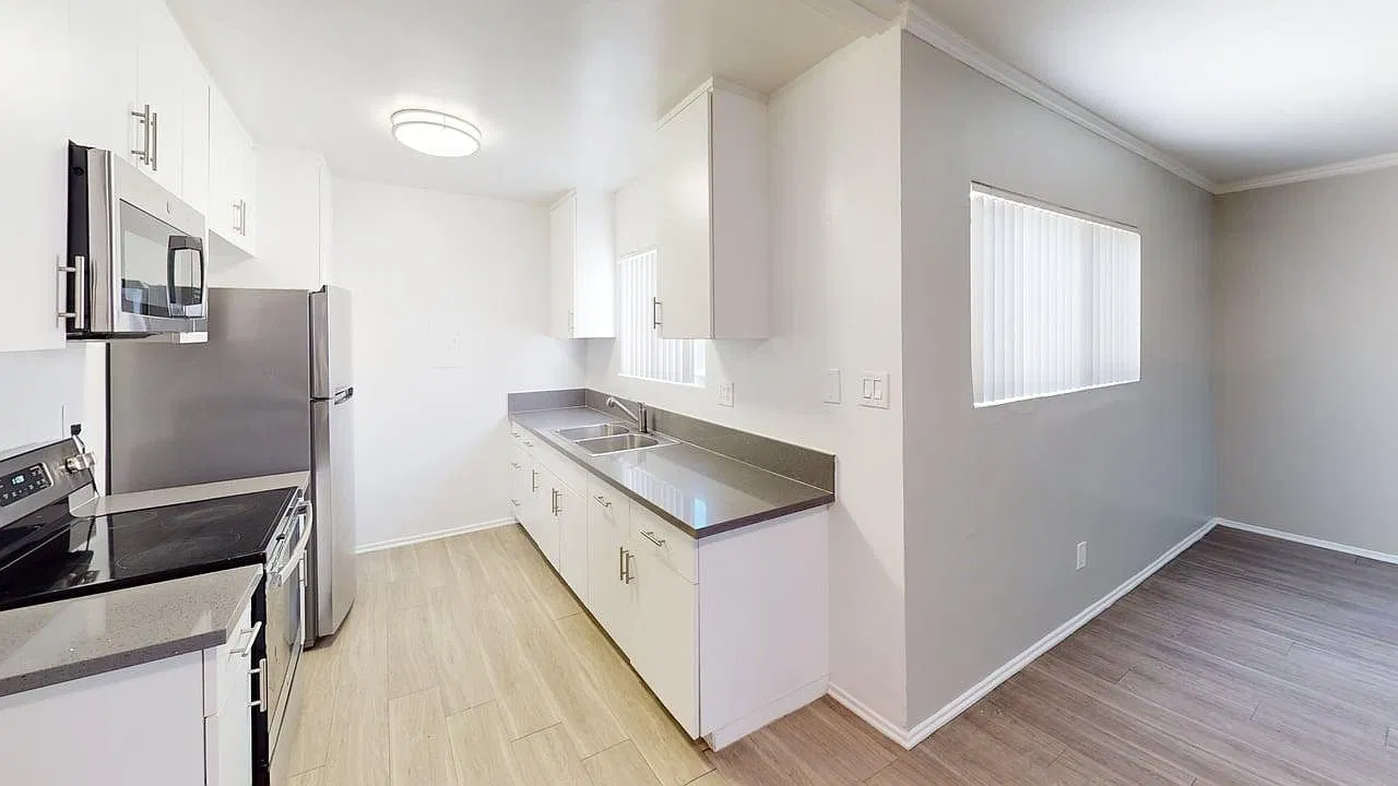 Chateau 16930 Blackhawk Apartments, LLC — Photo 4