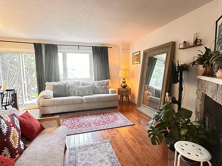 5 Fulham Ct — Photo 3