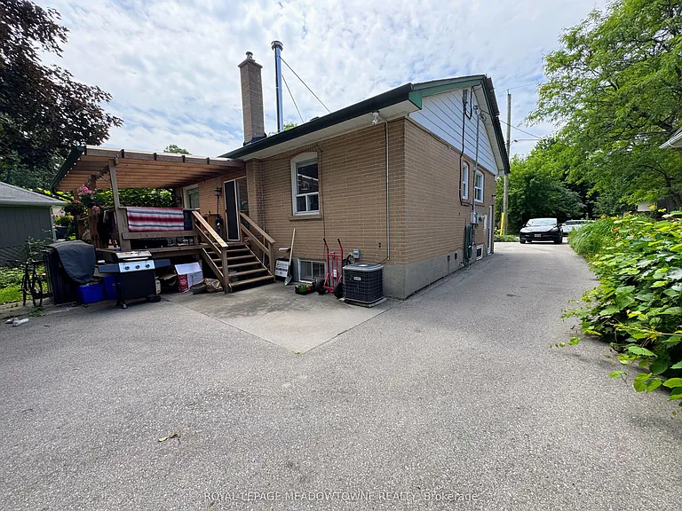 54 Hewson Cres #BASEMENT — Photo 4
