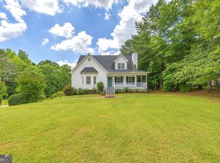 210 Ewing Dr, Social Circle, GA