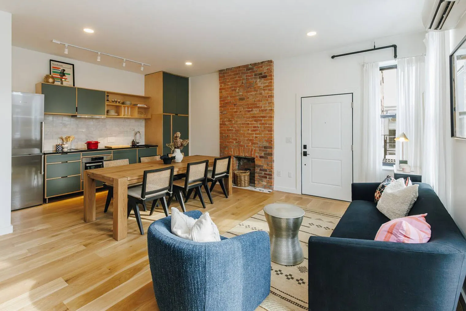 3 bed, 2.0 bath, 1431 sqft, $6,652 — Photo 1