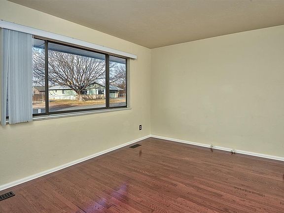 5th image of 612 Fort Uncompahgre Dr