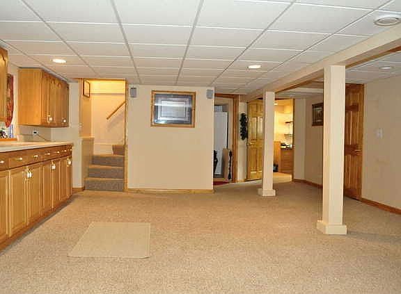 2nd image of 7157 N Oriole Ave