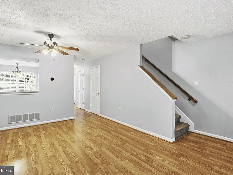 4330 Gilmer Ct — Photo 4