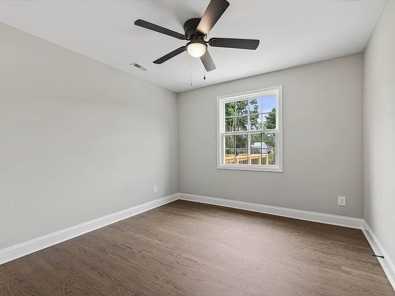 221 Clearview Dr — Photo 15