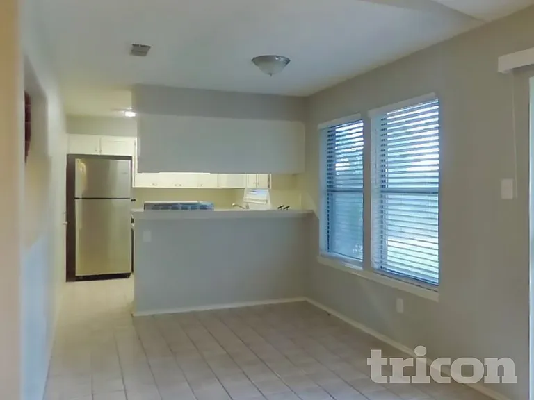 6705 Lampe Ct — Photo 2