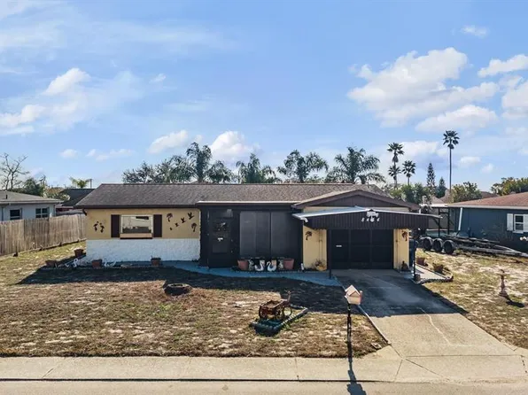 8434 Luray Dr, Port Richey, FL 34668