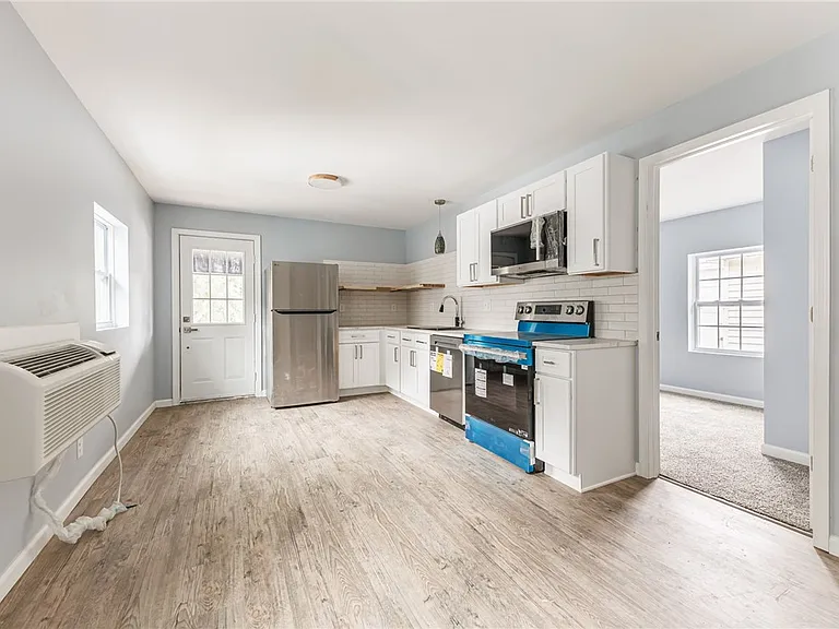 27 W Main St #3 — Photo 6