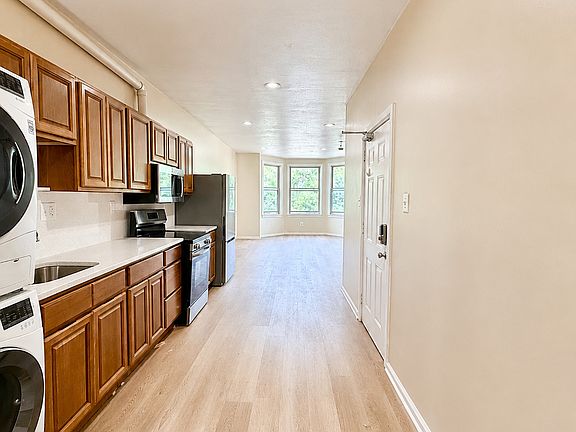 5th image of 2213 N 33rd St #2