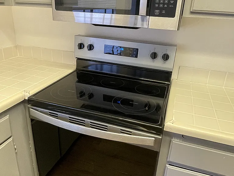 707 S Webster Ave #108 — Photo 2
