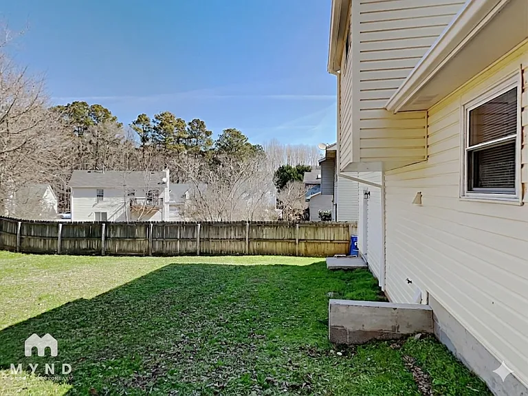 6454 Eastbriar Dr — Photo 18