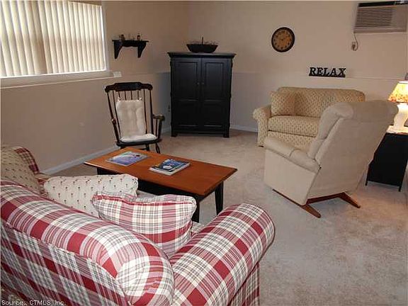 5th image of 42 Brantwood Dr