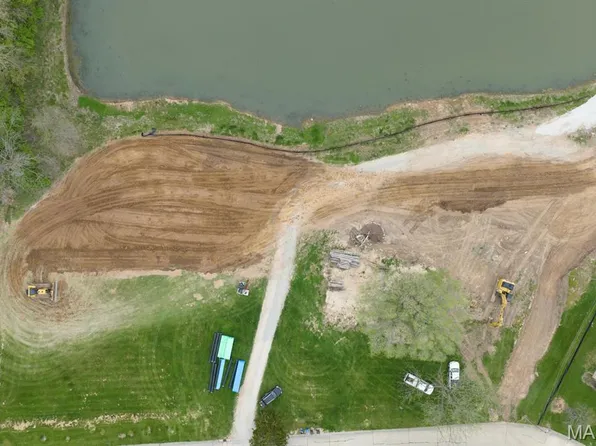 1 Ogle Ests, Columbia, IL 62236