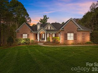 3143 James Plantation Dr, Denver, NC 28037