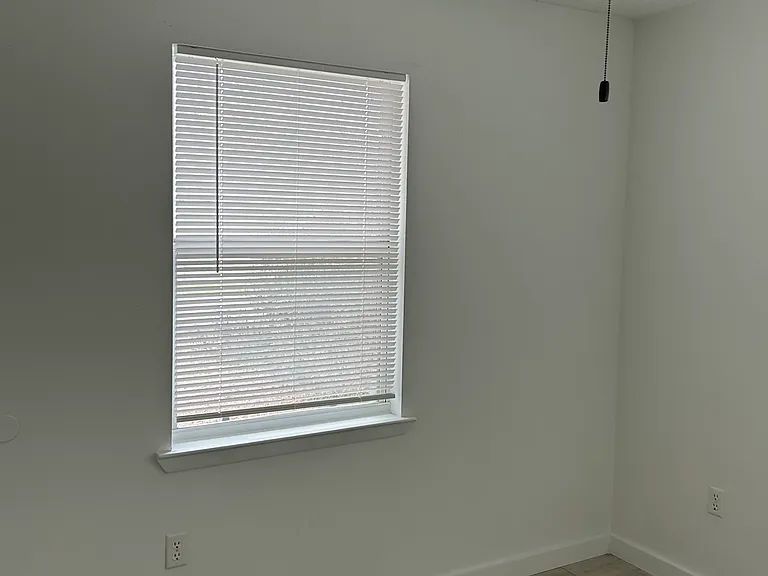 1005 Pinetree Rd — Photo 15