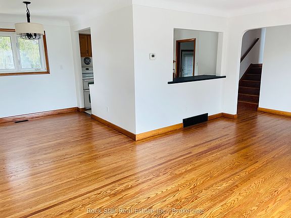 3rd image of 331 Meadowcrest Rd