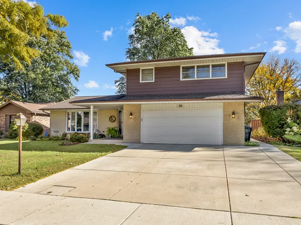 1811 N Aspen Dr, Mount Prospect, IL 60056