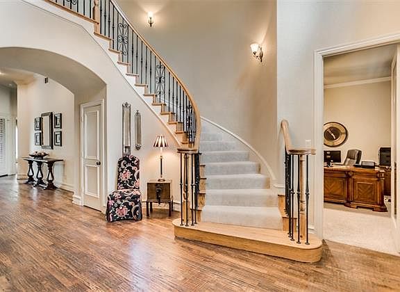 4th image of 1615 Navarro Dr