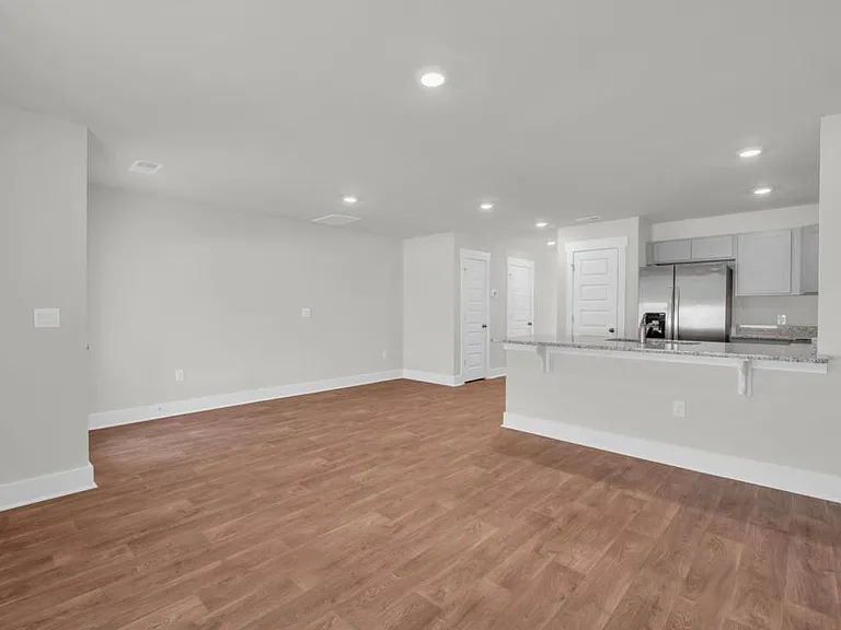 123 Grassland Rd S — Photo 10