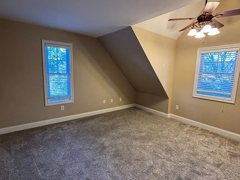 1305 Forest Ave — Photo 15