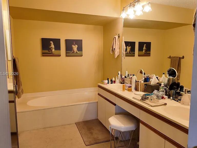 3600 Mystic Pointe Dr #1111 — Photo 23