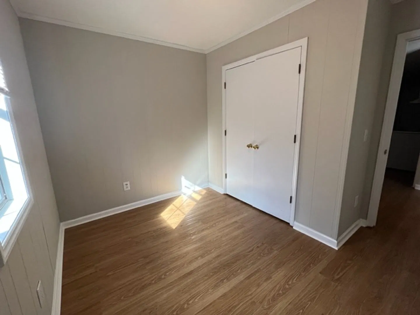 332 Thompson St — Photo 3