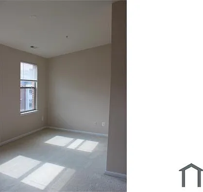 906 E Lombard St — Photo 16