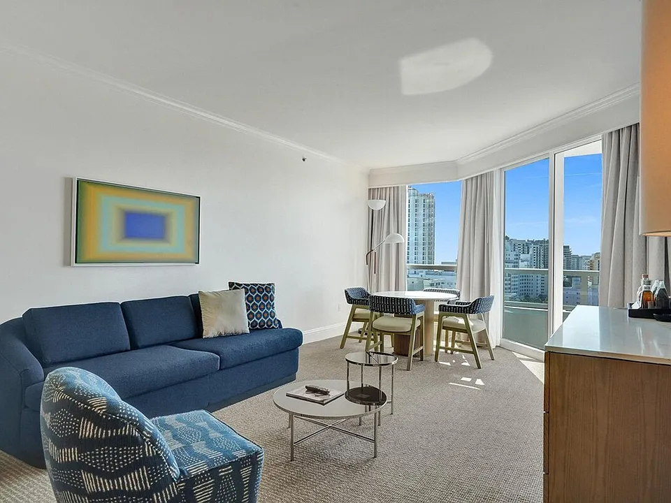 4401 Collins Ave #ID1540548P