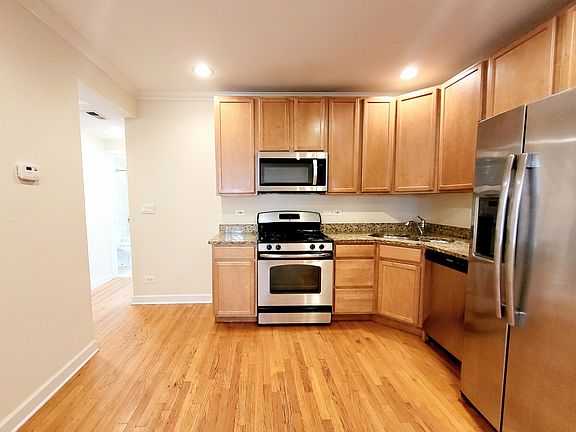 4th image of 2852 W Rosemont Ave #28562