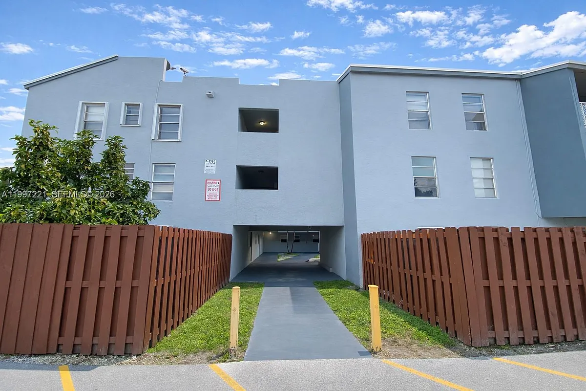 Photo 2 of 20 - 1755 W 60th St #D212 - Hialeah, FL Building Photo - 1755 W 60th St #D212