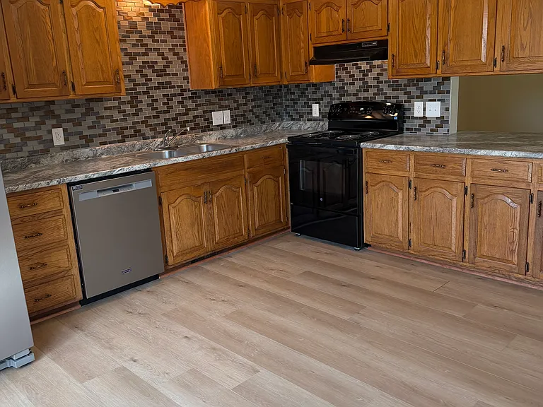 1315 Rockhill Cir — Photo 22